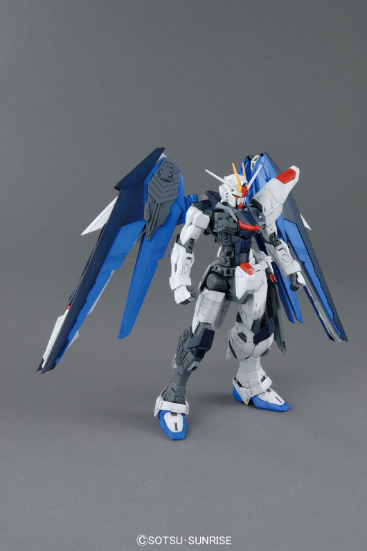 Modell - Master Grade - Gundam - Freedom ver. 2.0